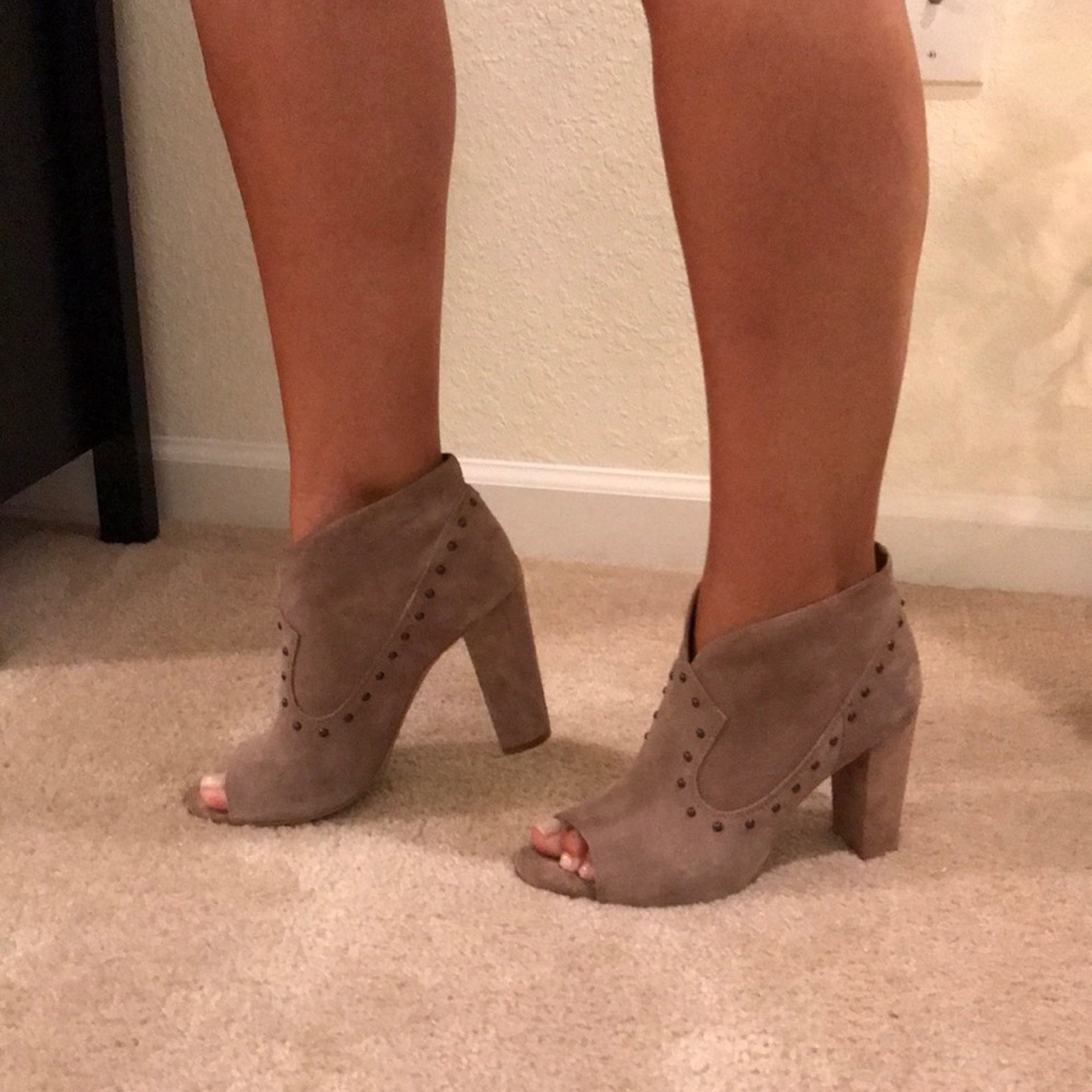 Vince Camuto Taupe Suede Bootie!!